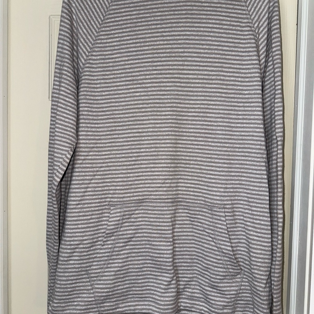 GAP Gray Striped Men's Sweater
